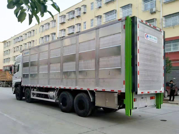 雛禽運輸車，恒溫運豬車，豬苗運輸車，小豬仔運輸車